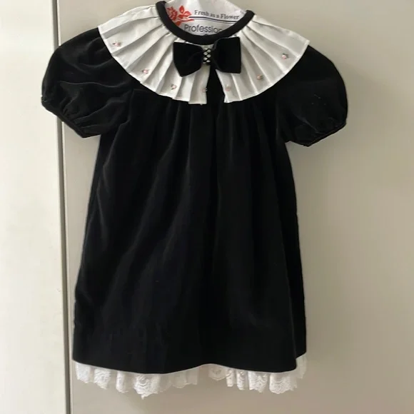 Rare Editions | Dresses | Little Girls Black Velvet Dress White Collar Lace Hem | Poshmark Rare Editions | Dresses | Little Girls Black Velvet Dress White Collar Lace Hem | Poshmark